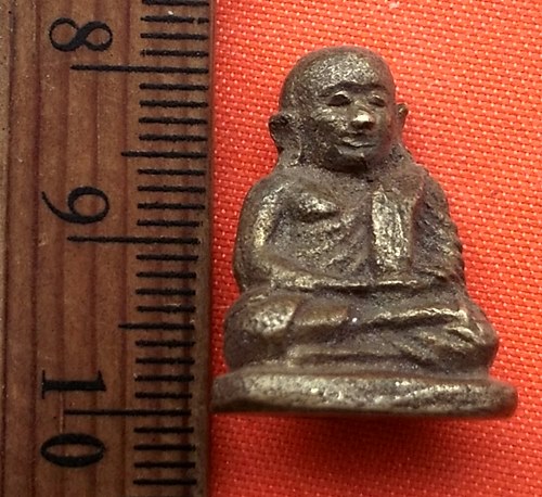 เริ่ม 10 บาท กับ รูปหล่อหลวงพ่อเงิน  …ET138