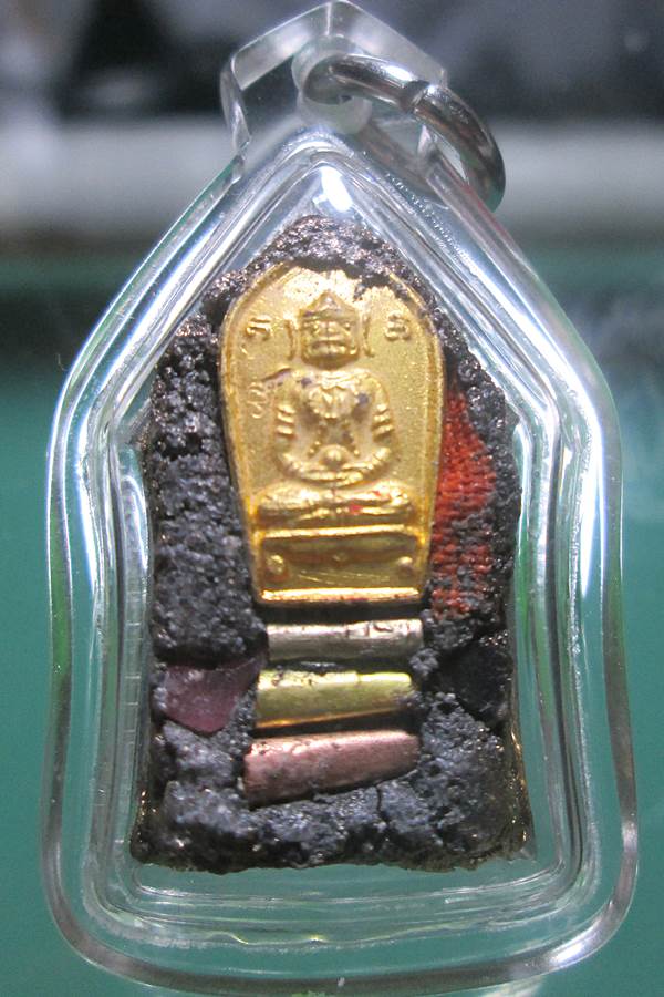 พระขุนแผนทรงพลเล็ก ทาทอง หลังปรกหนุมาน หลวงปู่หมุน ปลุกเสก ออกวัดซับลำใย ปี 2543 