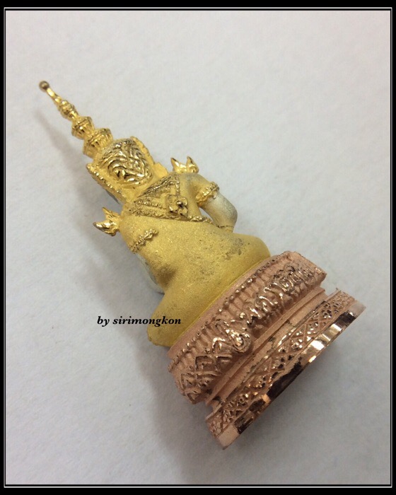 พระแก้วมรกต ภปร. ฉลอง75พรรษา ในหลวง รัชกาลที่9 เนื้อเงิน3กษัตริย์ ปี45 มีโค๊ดกำกับ