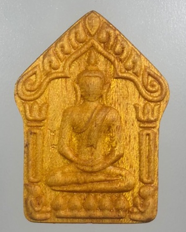 พระขุนแผนไม้ขนุนแกะ หลวงพ่อสิน  ปี 2561 ใต้ฐานฝังตะกรุด หมายเลข 34 พร้อมกระดาษสารพัดกัน