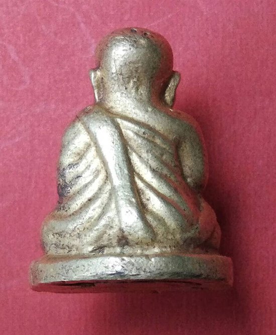 " ช้างคู่ " รูปเหมือนหลวงพ่อเงิน วัดบางคลาน พิมพ์ใหญ่ สวยๆ พร้อมกล่อง 