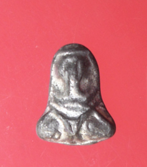 พระปิดตา วัดโคนอน ปี 15 หลวงปู่โต๊ะปลุกเสก (ผสมเนื้อตะกั่วเก่าของหลวงปู่เอี่ยมวัดหนัง) ครับ 