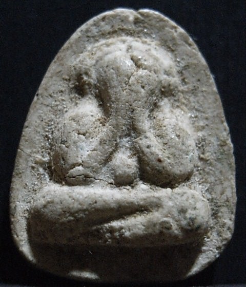 พระปิดตาหลังแบบหลวงปู่เฮี้ยง ปี2508 เนื้อผง วัดป่าฯ จ.ชลบุรี มาพร้อมบัตรรับรอง