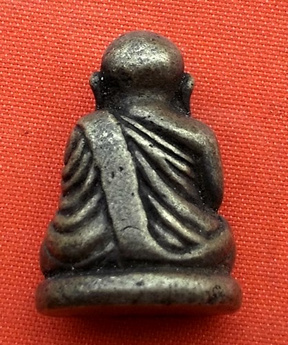 เริ่ม 10 บาท กับ รูปหล่อหลวงพ่อเงิน   …ET299