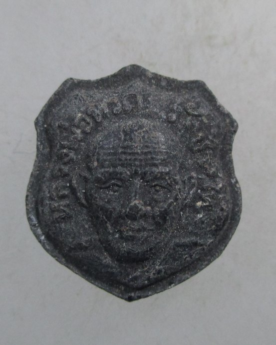 ๒๐ หลวงปู่ทวด เนื้อผง พิมพ์หัวแหวน