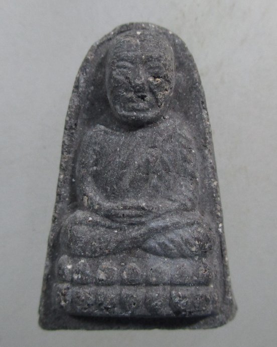 ๒๐ หลวงปู่ทวด วัดช้างให้ เนื้อผงว่าน