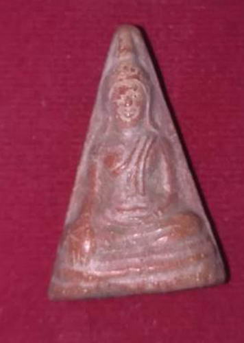 	พระนางพญา หลวงพ่อแพ วัดพิกุลทอง สิงห์บุรีครับ เนื้อแดง สวย หายากครับผม 