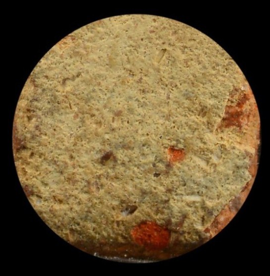 พระกรุนาดูนตัดเดี่ยว เนื้อดิน จ.มหาสารคาม มีเลี่ยมเงินพร้อมห้อย