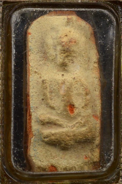 พระกรุนาดูนตัดเดี่ยว เนื้อดิน จ.มหาสารคาม มีเลี่ยมเงินพร้อมห้อย