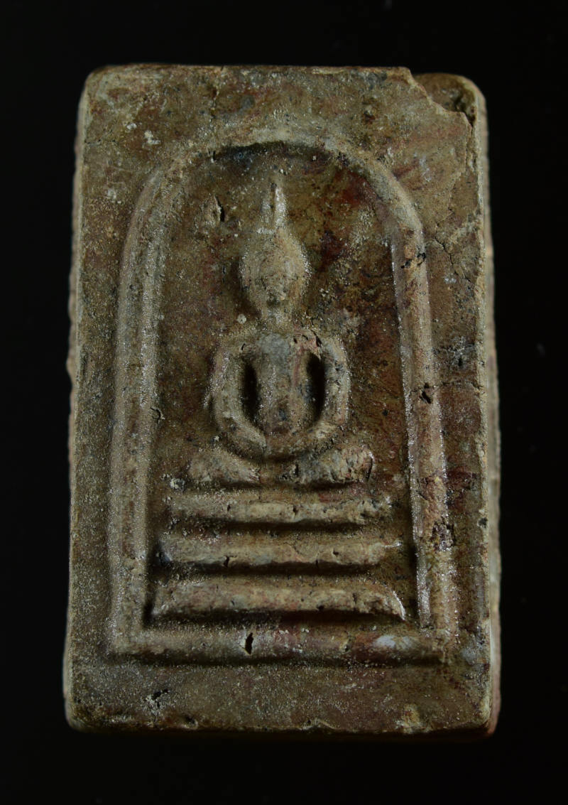 พระสมเด็จมงคลมหาลาภ หลังยันต์นะล้อม เนื้อดิน พ.ศ.2499