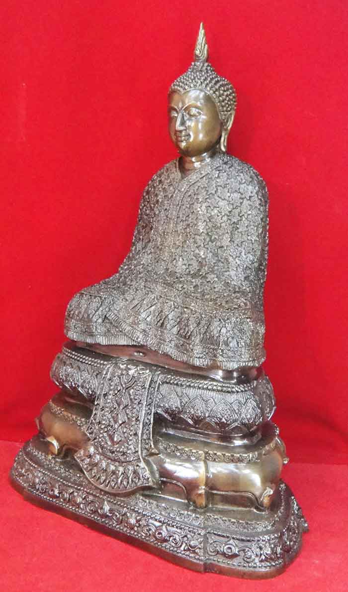 พระแก้วมรกต ทรงเครื่องฤดูหนาว เนื้อโลหะรมดำมันปู ขนาดตั้งบูชาองค์ใหญ่ หน้าตัก 7 นิ้ว นิ้ว ฐานกว้าง 1