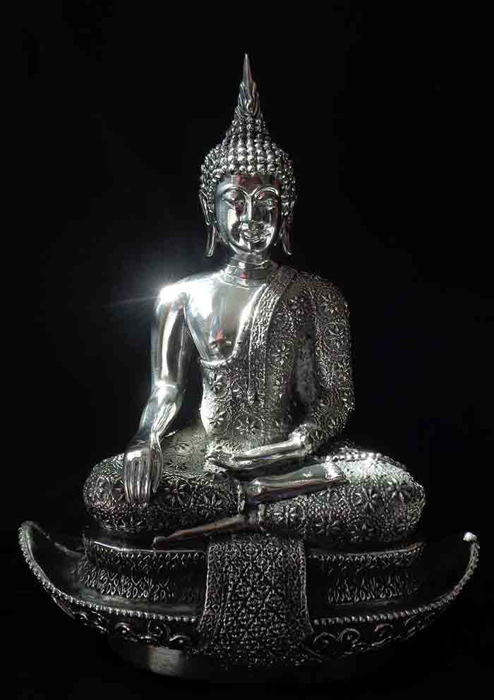 ***พระบูชาย้อนยุคแบบสุโขทัยนั่งเรือ เนื้อเงินยวงขัดเงา หน้าตัก 9 นิ้ว จีวรลายดอกฐานดินไทย พุทธศิลป์ใ