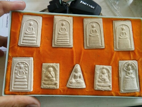 พระผงชุดหลวงพ่อคง วัดวังสรรพรส จันทบุรี ปี29รุ่นมงคล ๙ กล่องเดิม