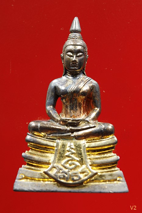 รูปหล่อหลวงพ่อโสธร กรมตำรวจ สามกษัตริย์ ผิวเดิม ๆ สภาพสวย พร้อมกล่องเดิม.../890