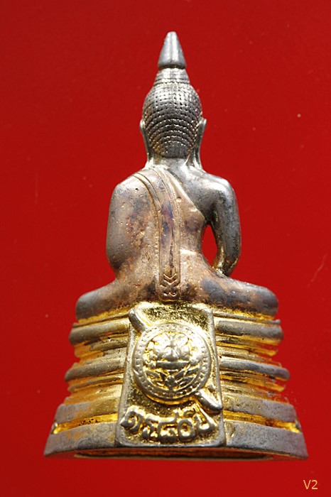 รูปหล่อหลวงพ่อโสธร กรมตำรวจ สามกษัตริย์ ผิวเดิม ๆ สภาพสวย พร้อมกล่องเดิม.../976