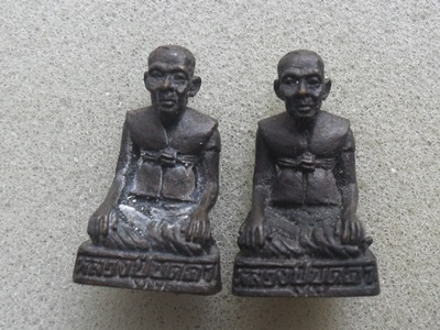 150 ฿ รูปหล่อเหมือนหลวงปู่บุดดา 2 องค์