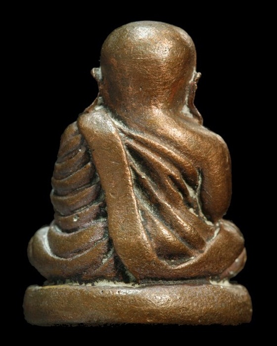 รูปหล่อหลวงพ่อเงิน วัดบางคลาน  ( ไม่ทราบที่ครับ ) สภาพสวยๆๆๆ @ สูง 2.0 ซม. ฐานกว้าง 1.6 ซม. @