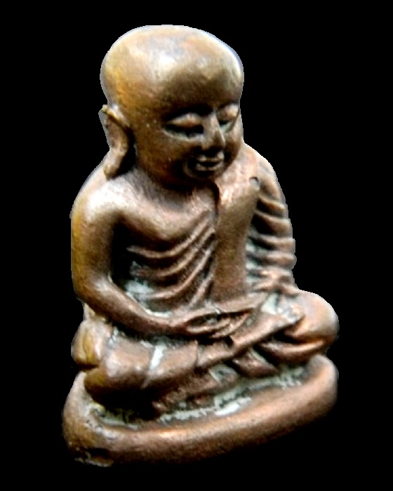 รูปหล่อหลวงพ่อเงิน วัดบางคลาน  ( ไม่ทราบที่ครับ ) สภาพสวยๆๆๆ @ สูง 2.0 ซม. ฐานกว้าง 1.6 ซม. @