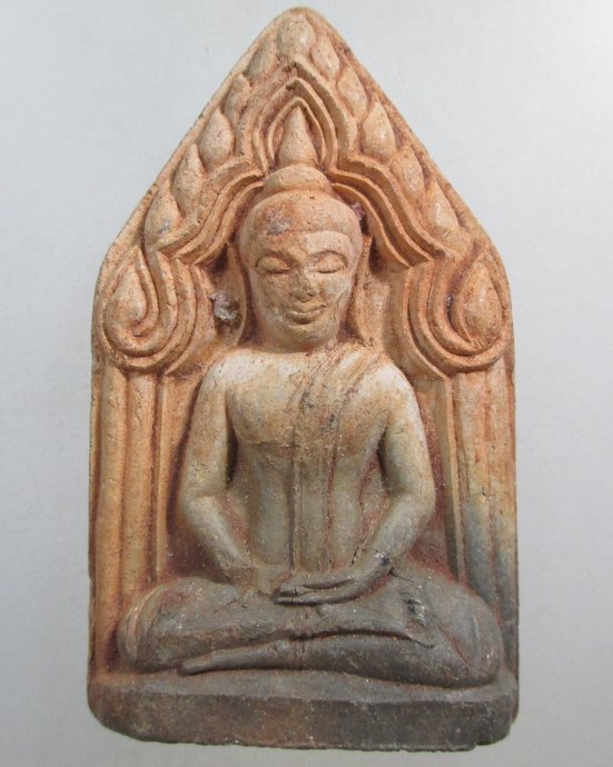 ๒๐ พระขุนแผนเนื้อดินหลังยันต์ 