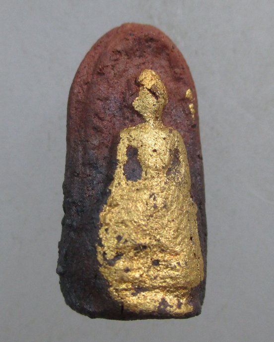 ๒๐ พระรอดแร่เหล็กน้ำพี้ วัดเรืองยศสุทธาราม