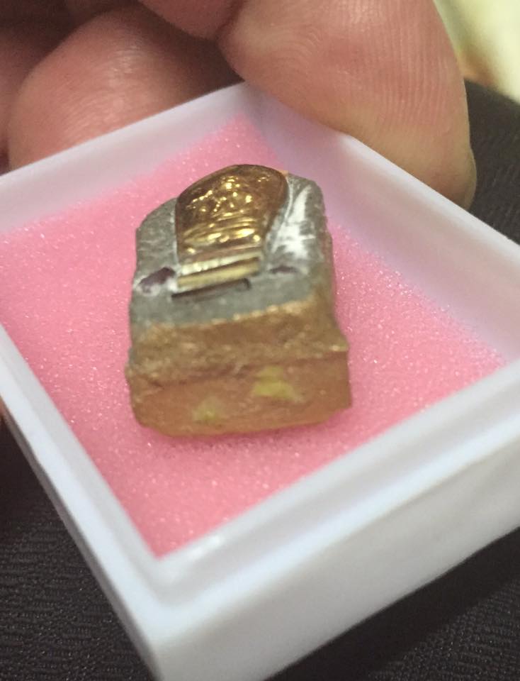 ขุนแผนทรงพลเล็ก หลวงปู่หมุน หลังฝังปรกหนุมาน เกศา ตะกรุด3ดอก พลอยเสก รุ่นสมปรารถนา ปี 2543