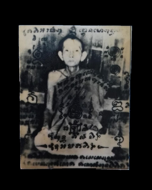 รูปถ่ายหลวงพ่อกวย หลังแผ่นทองแดงจารยันต์ หลวงปู่หมุนเสก ออกวัดซับลำใย 