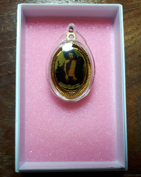 @ ล็อกเก็ตพระราชสุทธิญานมงคล หลัง พระครูโลกอุดร หลวงพ่อจรัญ วัดอัมพวัน จ.สิงห์บุรี @