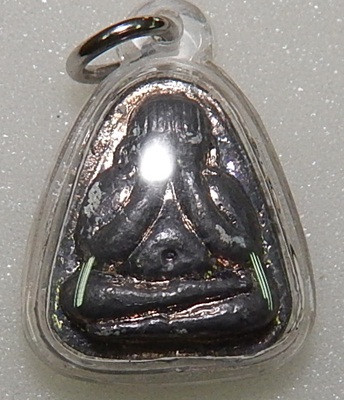 พระปิดตาเนื้อตะกั่วหลวงปู่แผ้วหลังตอกเลข 5 สวยกริ๊บครับ