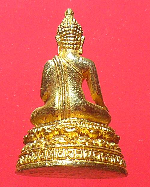 รูปหล่อกระไหล่ทอง หลวงพ่อเพชร วัดวังทองวนาราม