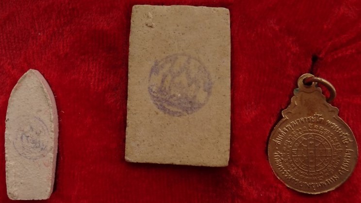 ชุดสมเด็จโต วัดอินทรวิหาร เคาะเดียว