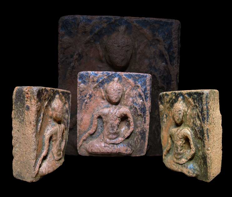 พระแผงตัดเก่าไม่ทราบที่ มีรักทองเก่า เคาะเดียวครับ