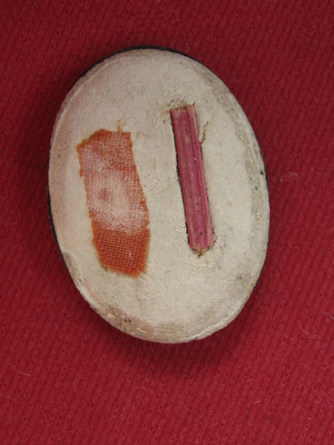 ล๊อคเก็ต ลพ.เกษม หลังอุดผง ติด จีวร ฝังก้านธูป ปี35....ครับ 