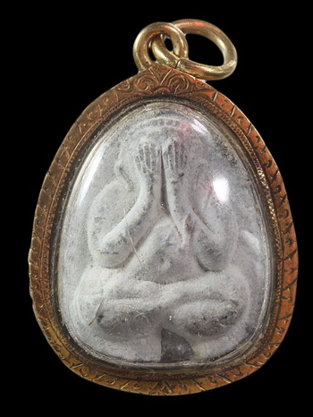 ปิดตายันต์ดวงเล็ก หลวงปู่โต๊ะ วัดประดูฉิมพลี เนื้อผงใบลานแช่น้ำมนต์ เลี่ยมทอง พร้อมบัตรพระแท้