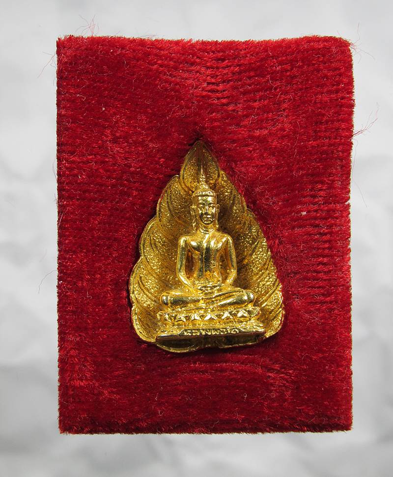 30บาท พระหล่อใบโพธิ์ หลวงพ่อโต วัดขุนจันทร์ ตลาดพลู กทม.
