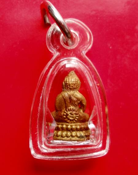 ๑ใน๙๙๙ องค์ พระชัยวัฒน์ เนื้อทองทิพย์ รุ่นไตรมาสรวยทันใจ หลวงปู่หมุน ปลุกเสก ปี43 