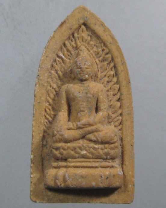 ๒๐ พระรอด วัดพระพุทธบาทสี่รอย จ เชียงใหม่