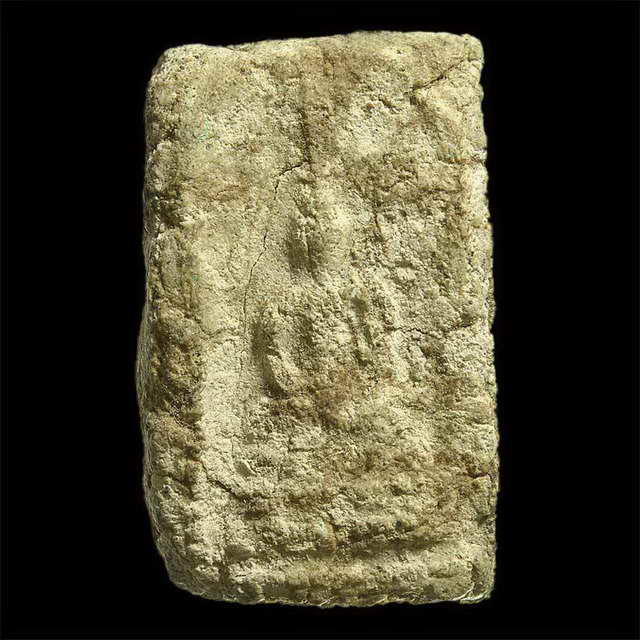 พระสมเด็จกรุวัดชนะสงคราม พิมพ์สามชั้นเกศยาว (นิยม) หายากครับ พร้อมบัตรรับรอง