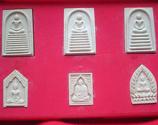 ชุดพระสมเด็จรุ่นพิเศษ หลวงพ่อแพ วัดพิกุลทอง จ.สิงห์บุรี