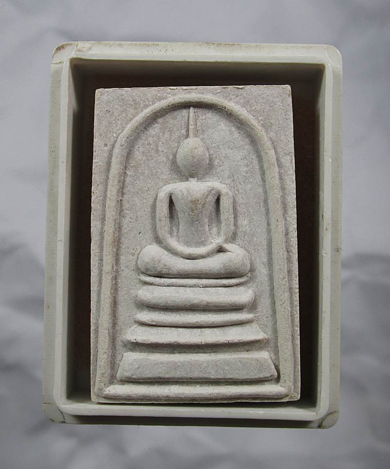 30บาท พระสมเด็จ หลวงพ่อแพ วัดพิกุลทอง สิงห์บุรี รุ่นแซยิด 93 กล่องเดิม