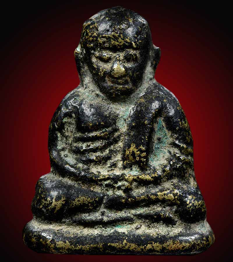 หลวงพ่อเงิน วัดบางคลาน รุ่นปืน แตก พิมพ์ ไตรมาส หน้าเณร วัดคง คาราม อ.โพทะเล จ.พิจิตร 