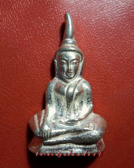 พระกริ่งท่ากระดาน ญสส. สมเด็จพระญาณสังวรฯ ปี เนื้อเงิน ปี 2536 สวยมากค่ะ