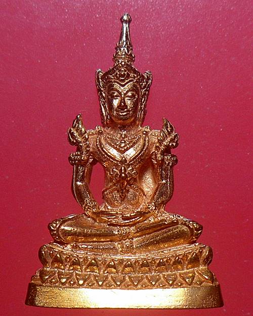 พระปฐมบรมพุทธเจ้าทรงเครื่องปางจักรพรรดิ วัดศรีดอนคำ จังหวัดแพร่