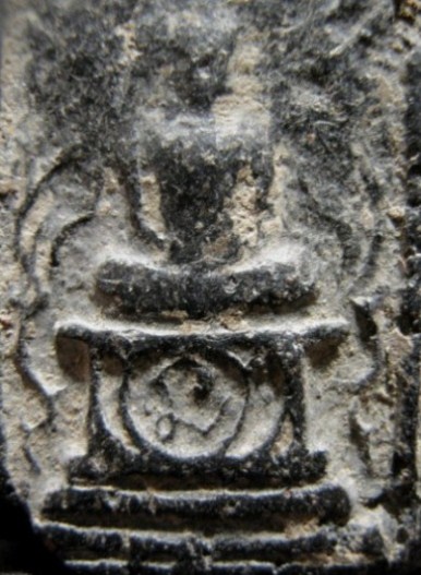 พระซุ้มเถาวัลย์ กรุวัดชนะสงคราม เนื้อดิน กรุงเทพฯ อาศัยพุทธคุณได้ ราคาเบา ๆ