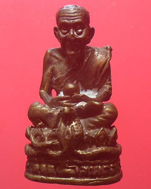 หลวงปู่ทวด วัดช้างให้  เคาะเดียว องค์ที่2