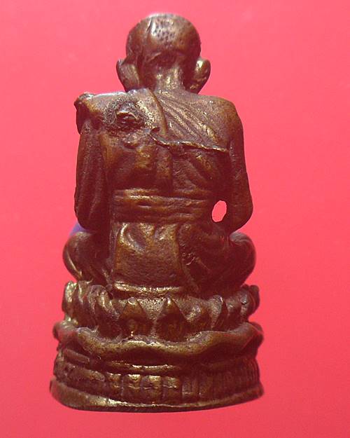 หลวงปู่ทวด วัดช้างให้  เคาะเดียว องค์ที่2