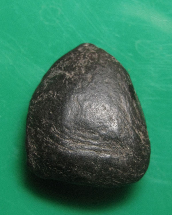 พระกรุเนื้อดิน สีดำ พิมพ์ ล.พ.โต