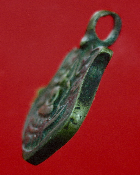 เหรียญหล่อรุ่นแรกวัดไชโยอ่างทอง สุดยอดเหรียญหายากอีกเหรียญครับ