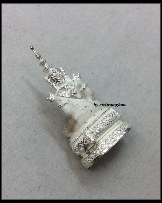 พระแก้วมรกต ภปร. ฉลอง 75พรรษา ในหลวง รัชกาลที่9 เนื้อเงิน ปี45 มีโค๊ด กล่องเดิม