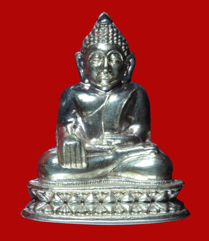 พระรูปเหมือนปั้ม รุ่นสำเร็จทุกประการ หลวงพ่อสำเร็จศักดิ์สิทธิ์ เนื้อเงิน หมายเลข ๑๐๐ 