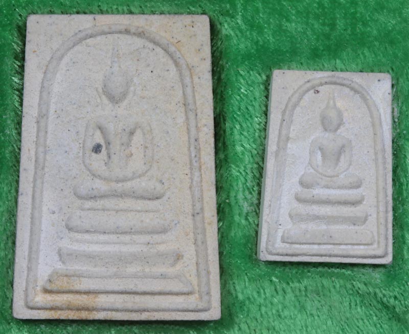 ชุดพระสมเด็จ วัดระฆัง พิมพ์ฐานแซม+พิมพ์คะแนน รุ่นแช่น้ำมนต์ ปี ๒๕๔๐